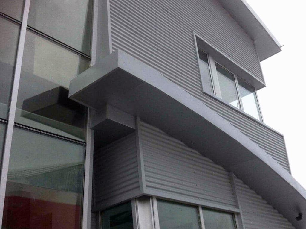 Instaladores de panel sándwich con amplia experiencia